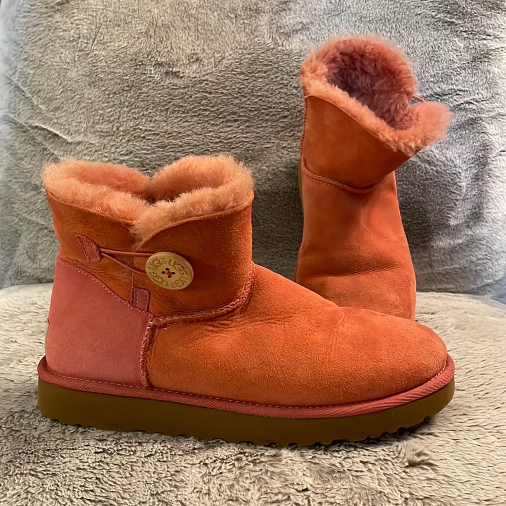 UGG Women's Mini Bailey Button Ii Fashion Boot